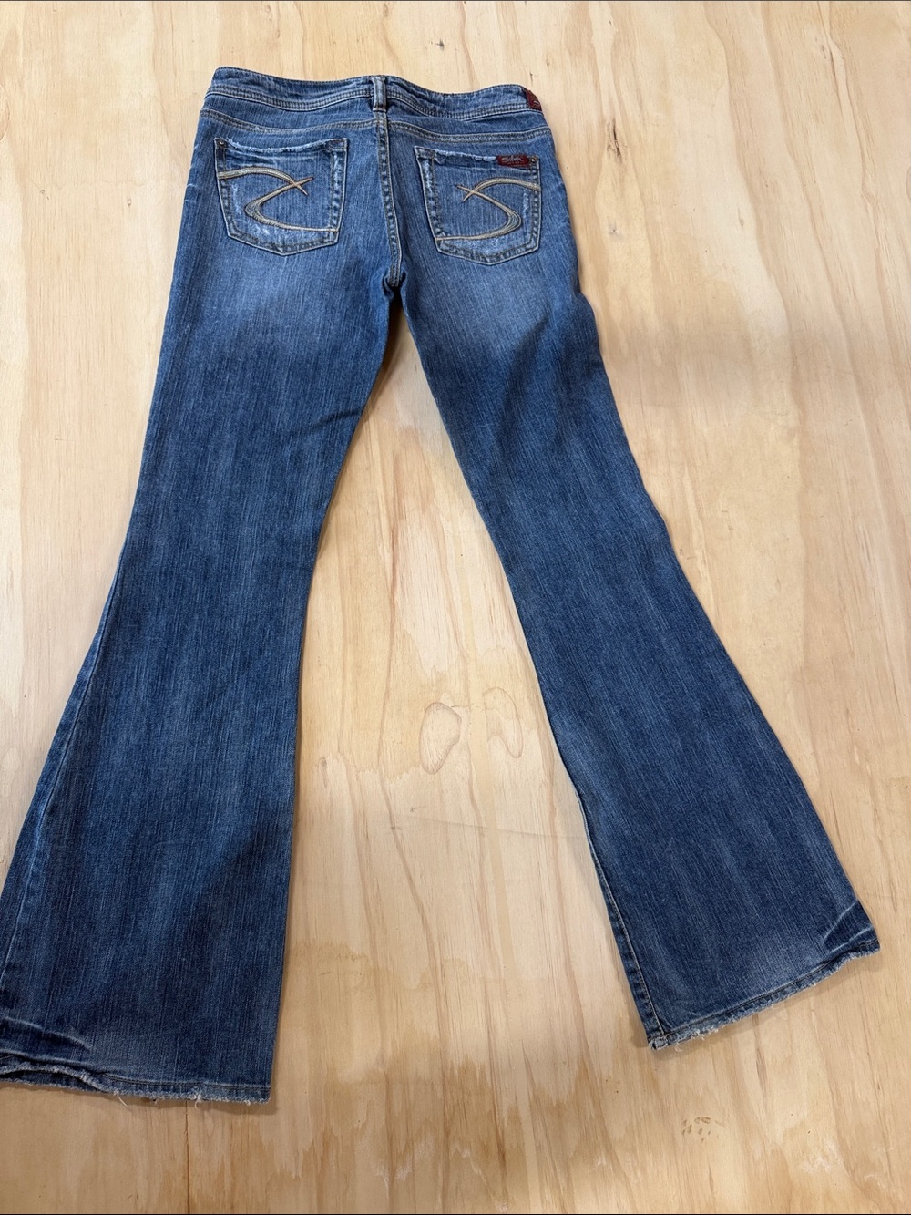 Silver Jeans Women's Medium Blue Flare Jeans